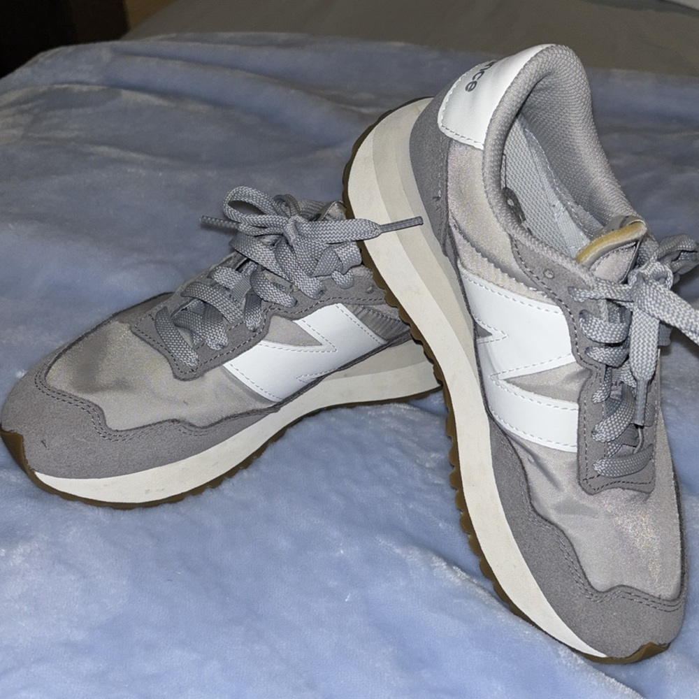 New Balance 237 Sneakers